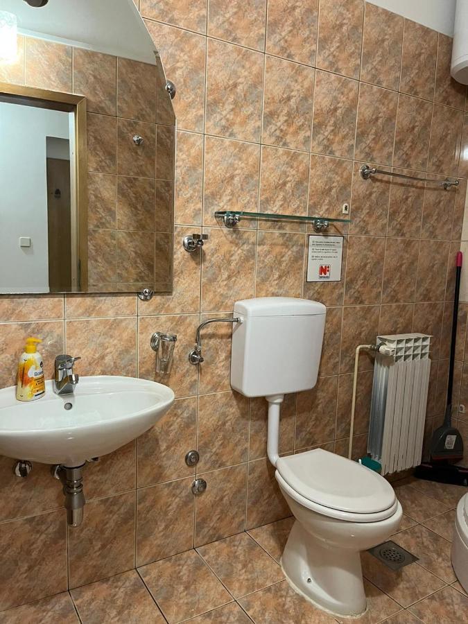 Apartman Gorana With Swimming Pool Jelsa  Exterior photo